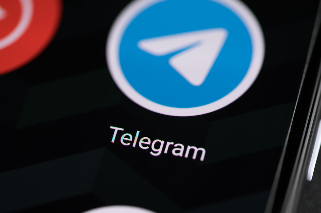 1. Telegram购买账号现象：加速信息交流便捷方式的普及现象