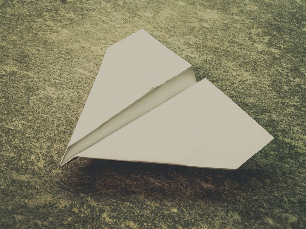 纸飞机账号购买：对信息买卖和交流的重要影响探究