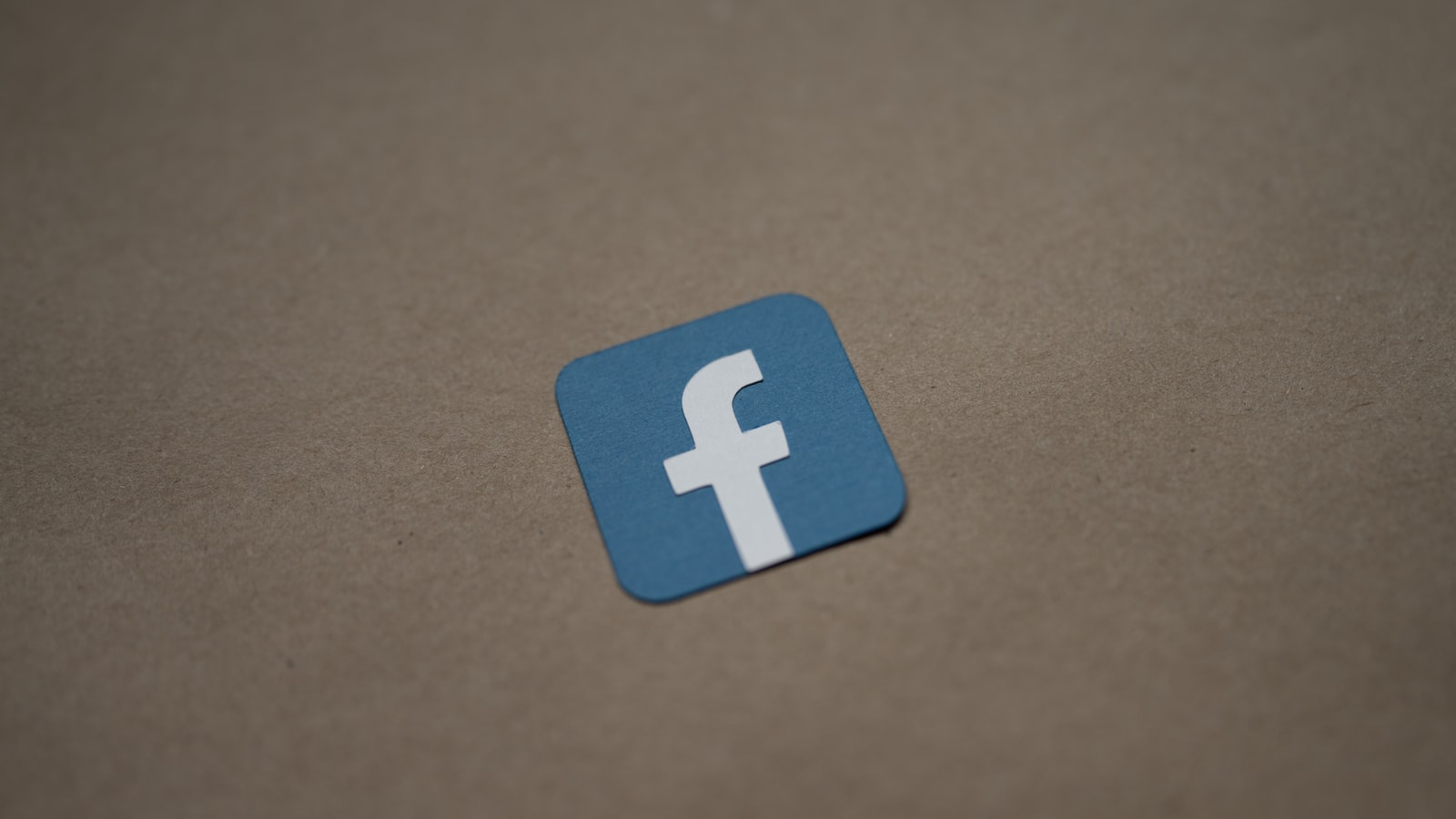 提升营销效果与转化率：购买高质量Facebook账号