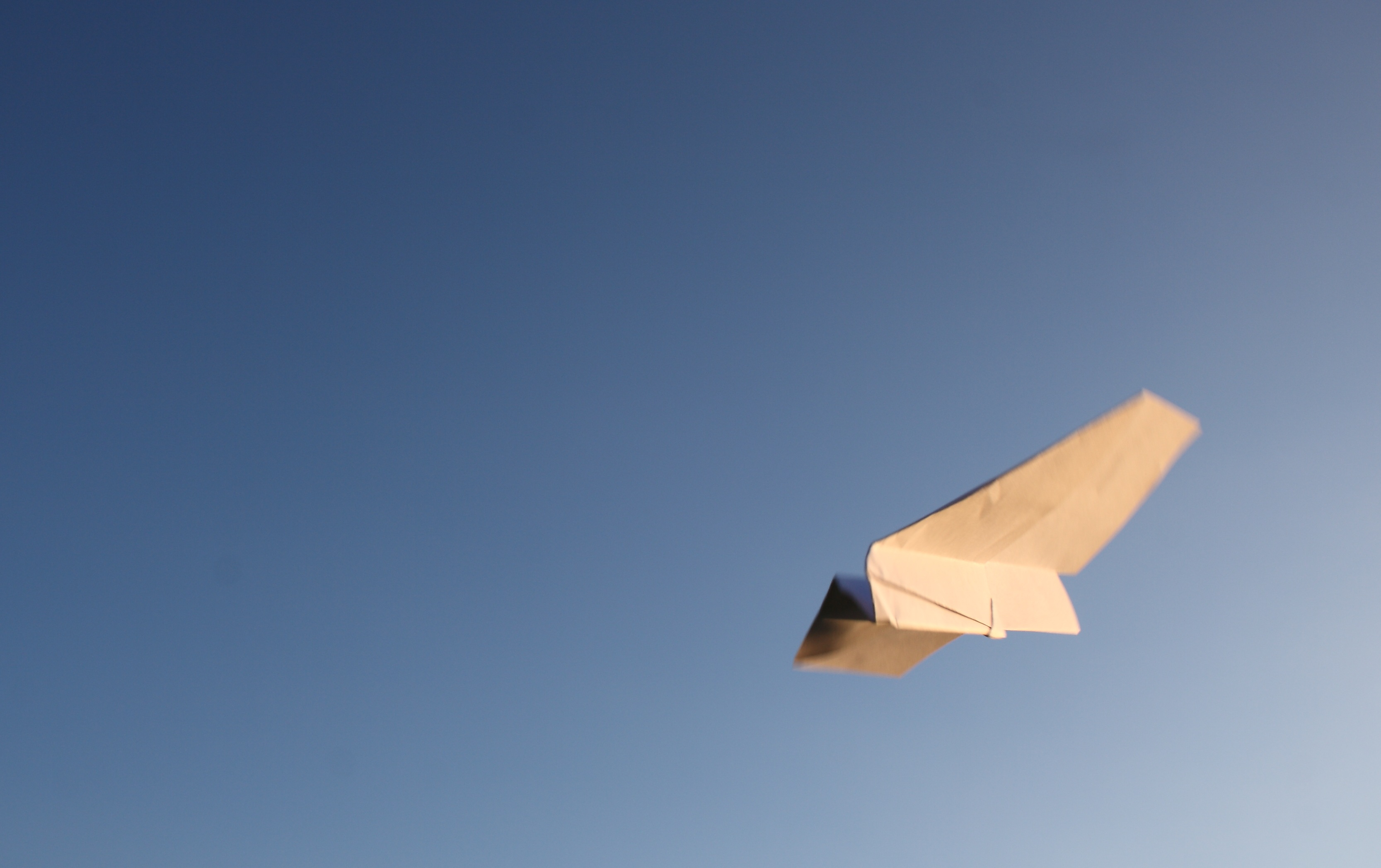 纸飞机账号购买：如何从可靠渠道获取高品质飞行账号