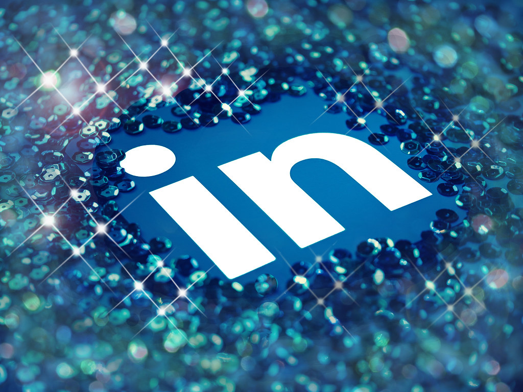 市场趋势分析：职场人士为何选择购买LinkedIn账号？